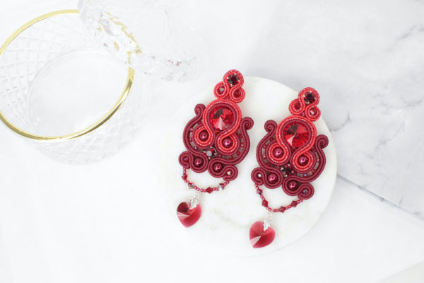 Elizabeth earrings embroidered with pearls, Swarovski crystals and soutache braid