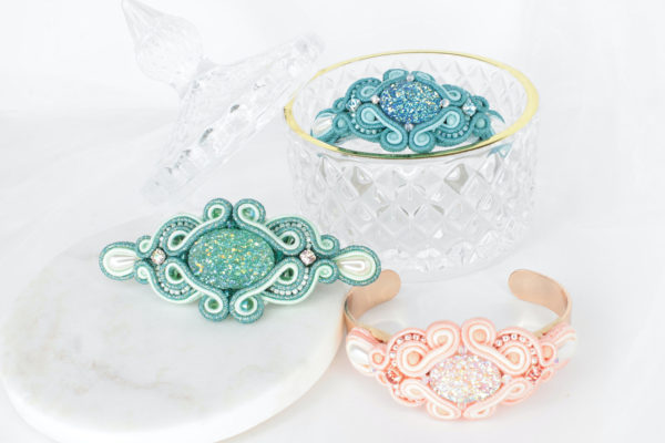 Josephine hair clip and bracelets embroidered with pearls, Swarovski crystals and soutache braid