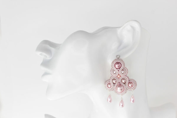 Amy earrings embroidered with pearls and soutache braid