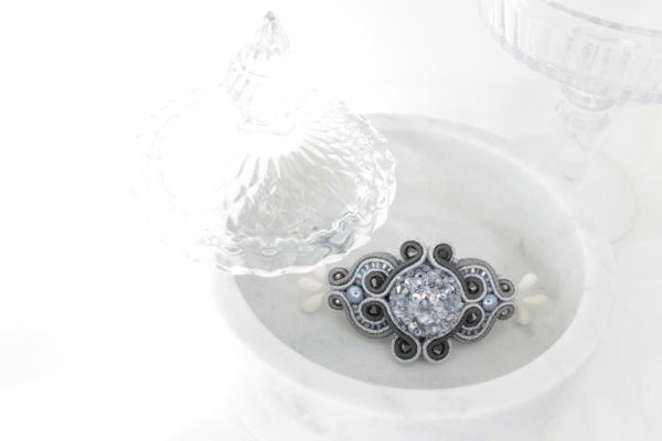 Eleanor barrette hair clip embroidered with pearls, Swarovski crystals and soutache braid
