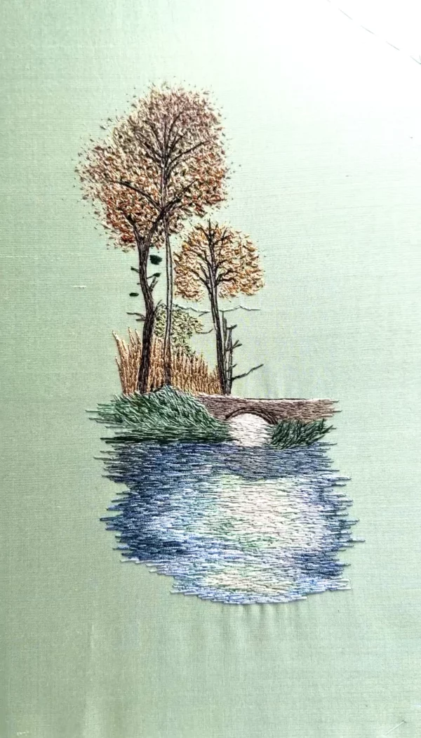 Broderie d'un paysage sur-mesure à partir d'une peinture. Broderie sur mesure.