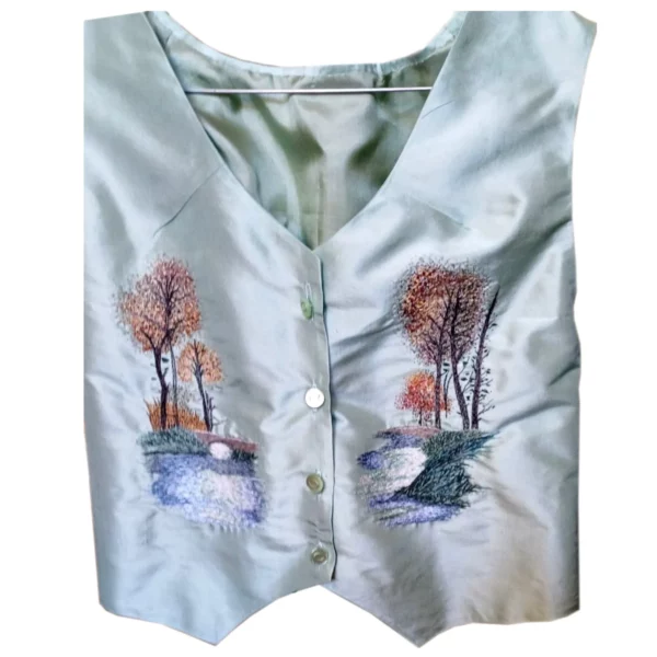 Gilet brodé sur-mesure. Broderie sur mesure à partir d'une peinture à l'huile.